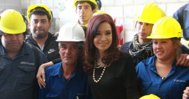 Convocan a una movilización para reclamar la libertad de Cristina Kirchner: «Por los tiempos felices más hermosos que nos diste a los trabajadores:» Convocan a una movilización para reclamar la libertad de Cristina Kirchner: «Por los tiempos felices más hermosos que nos diste a los trabajadores:»