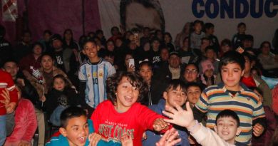 Masivo cierra de vacaciones de invierno, la Juventud de la UOCRA, de lista marrón y naranja llenó de alegría la jornada